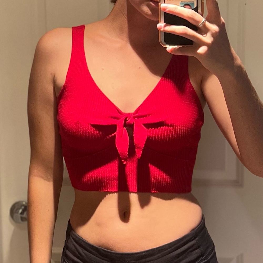 Seek / LF red knit tie front top